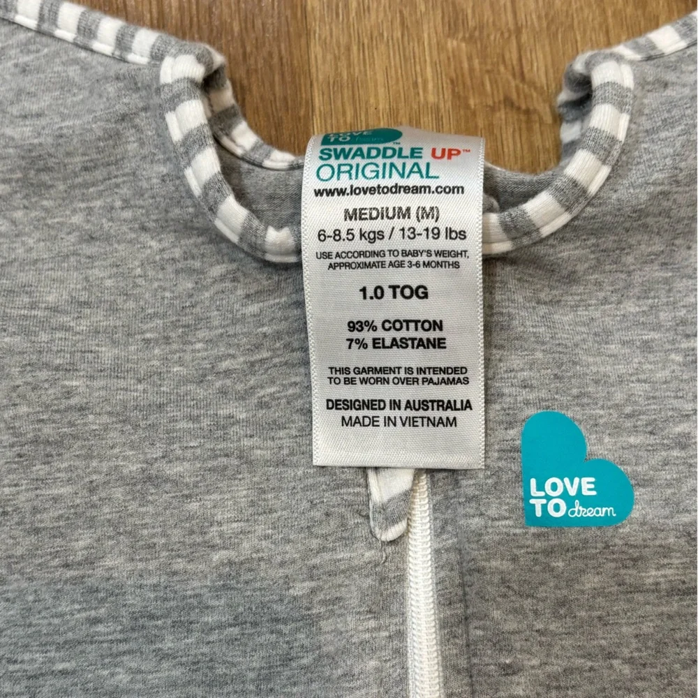 Love To Dream Zip Up Swaddle 1.0 tog - Picture 3 of 3